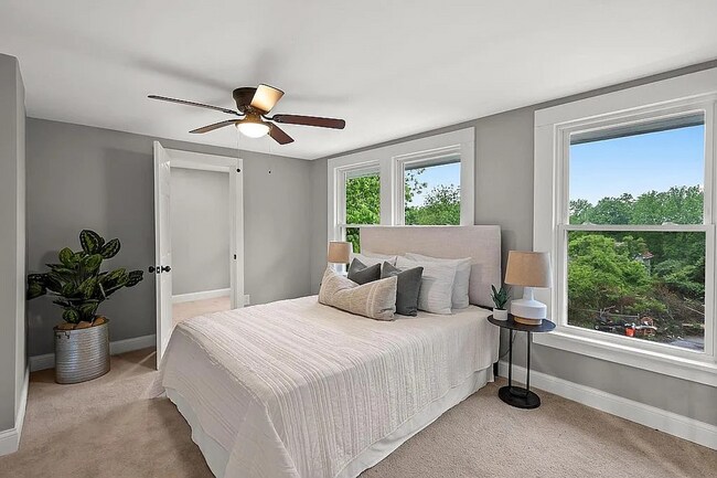 Building Photo - Gorgeous 4 or 5 bed 3.5 Bath in Madisonville!!