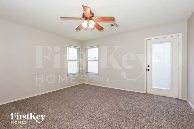 Building Photo - 2050 W Hayden Peak Dr