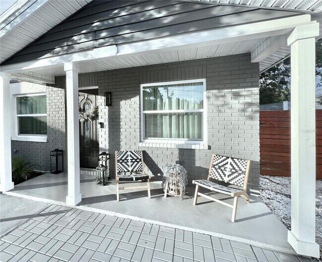 Building Photo - 6220 Interbay Ave