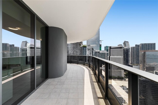 Building Photo - 1000 Brickell Plaza