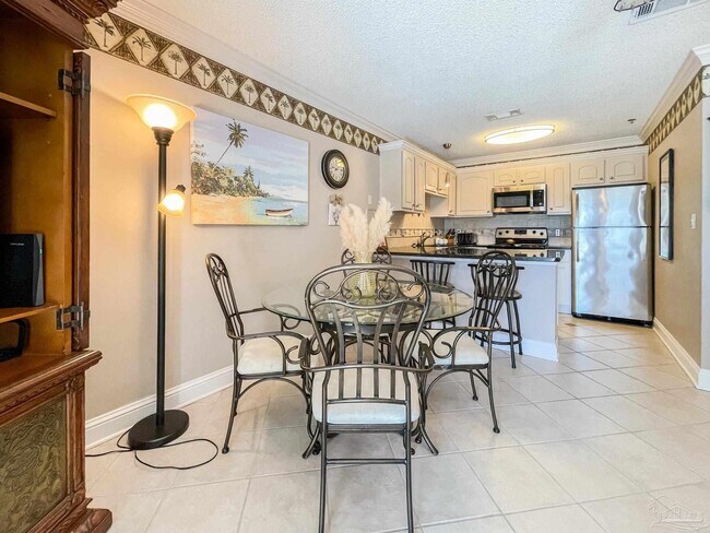 Building Photo - 13500 Sandy Key Dr