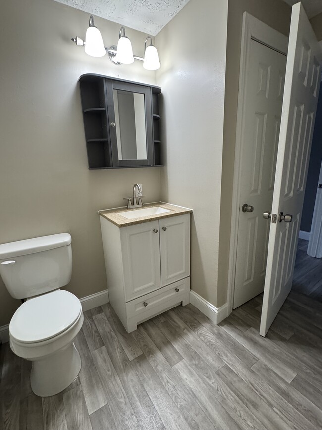 Building Photo - 94 Lewiston Rd