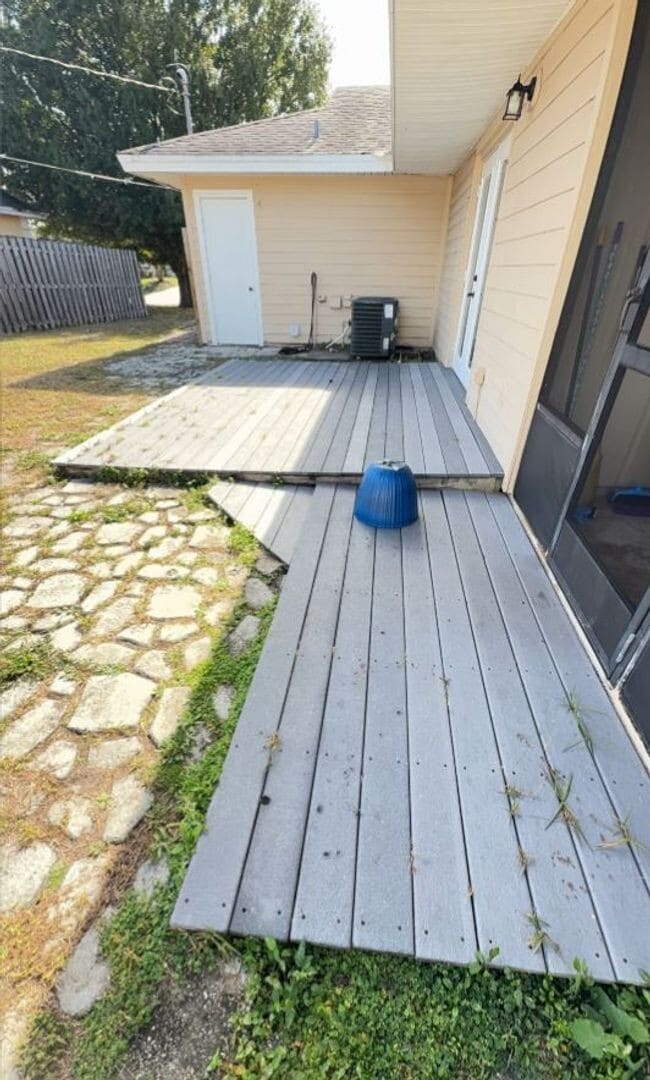 Building Photo - 3 Bedroom 2 Bath home