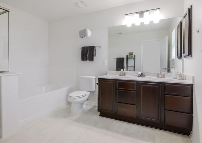 Building Photo - Wonderful 3 Bedroom Home in Coveted Crystal Crossing!