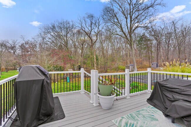 Building Photo - 253 Porter Ave