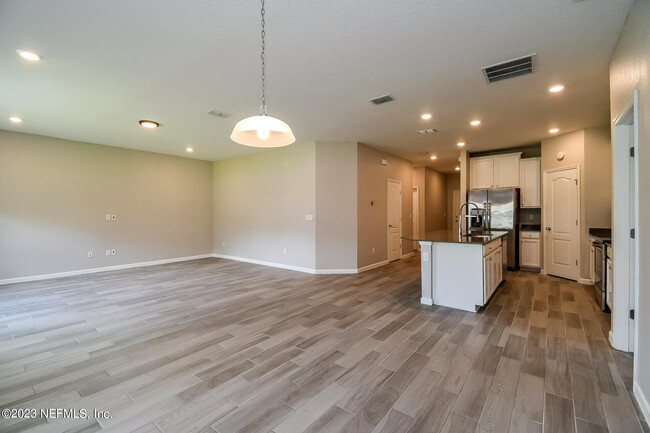 Building Photo - 6918 Oden Creek Ct