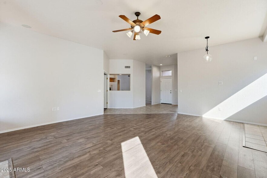 Building Photo - 1747 E Northern Ave