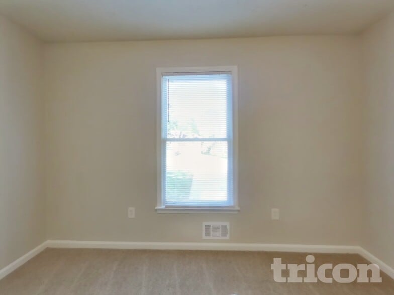 Building Photo - 1710 Hidden Shoals Dr SE