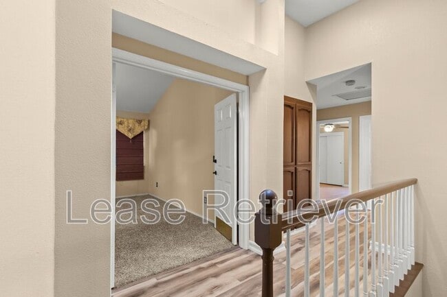 Building Photo - 1921 Ridgemont Way