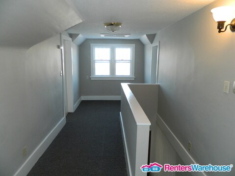 Building Photo - 1008 S Jefferson Way