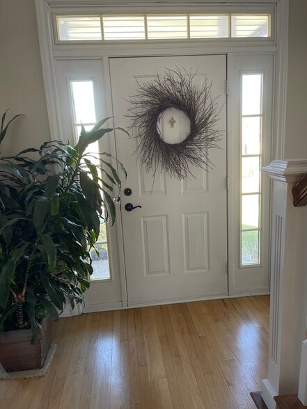 Entryway Front - 6349 Woodhall Ct