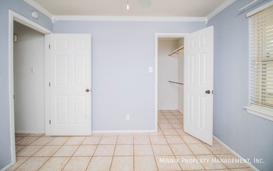 Building Photo - 4429 Esmond Dr