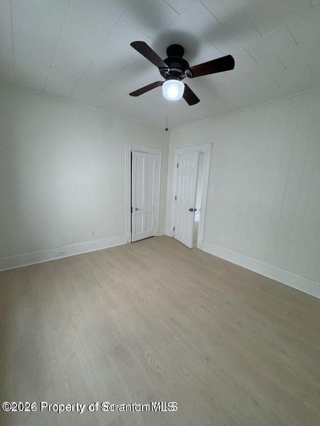 Building Photo - 538 N Sumner Ave