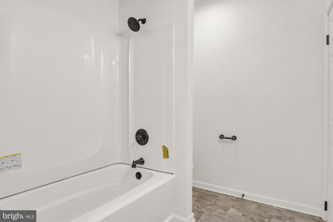 Building Photo - Coming Soon! Charming 3 Bedroom, 1.5 Bath ...