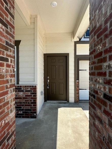 Building Photo - 435 Alamito Ave