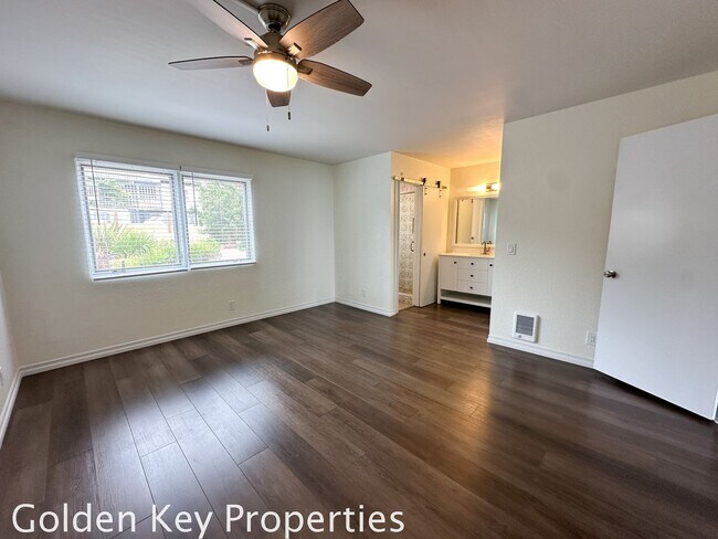 Building Photo - Ocean-View 2BR/2.5BA Townhome in Cardiff!