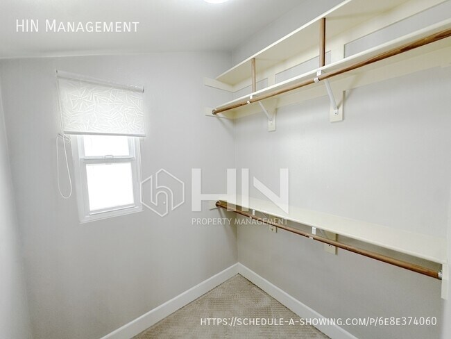 Building Photo - 488 Trident Maple Terrace