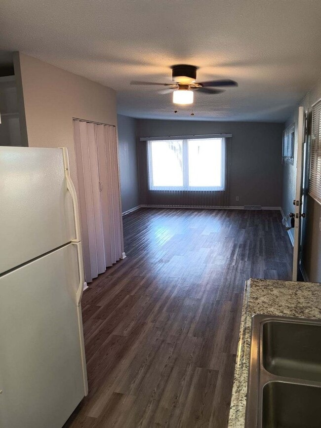 Building Photo - 3 bedroom 1 bath in Southwest Topeka