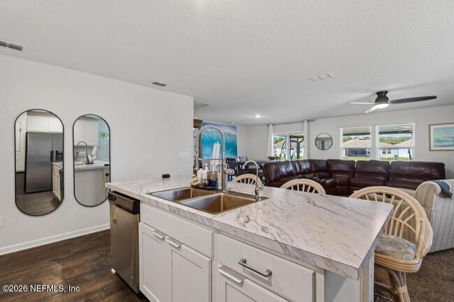 Building Photo - 14 Jarama Cir