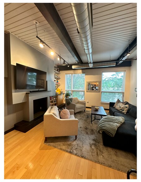 living room 2 - 75 Maple St