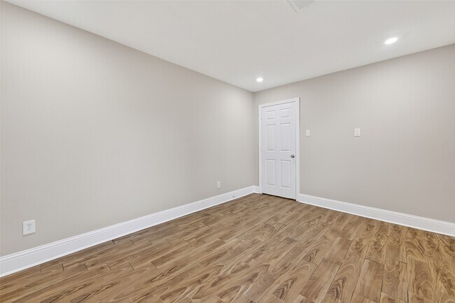 Building Photo - 11107 Cedarview Ln