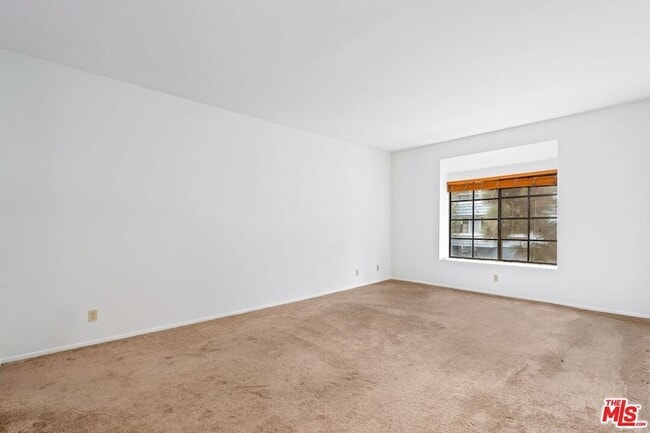 Building Photo - 306 Bora Way