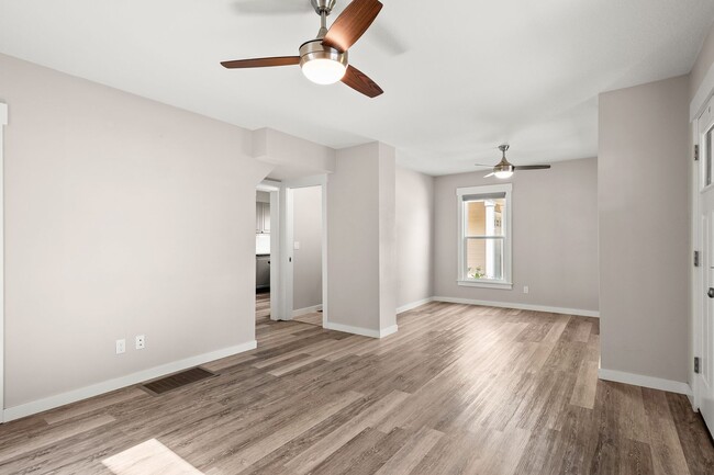 Building Photo - Charming 3 Bedroom/1 Bath Jennings Lodge home