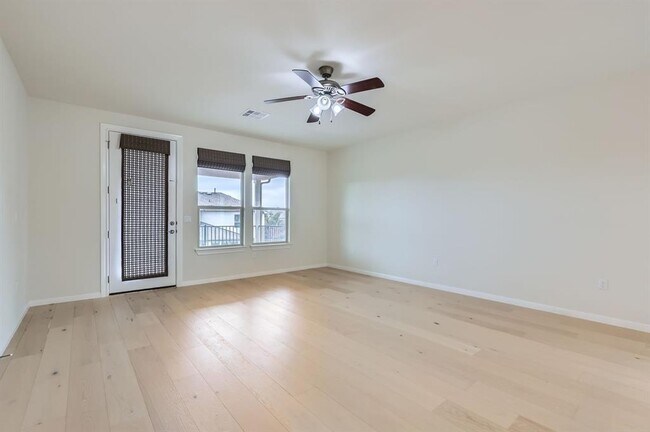 Building Photo - 10713 Lavon Bend