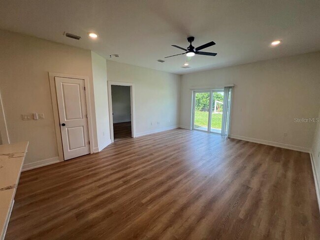 Building Photo - 12299 Buffing Rd
