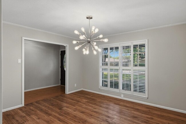 Building Photo - 21 Larkwood Ln