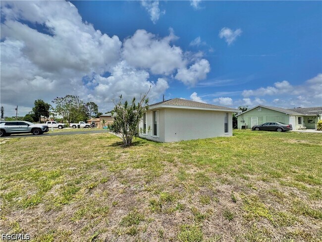Building Photo - 7346 Captiva Blvd