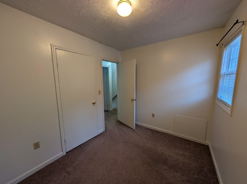 Building Photo - 1008 8th Ave