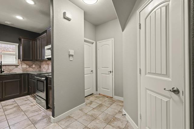 Building Photo - 8805 Deadwood Ln