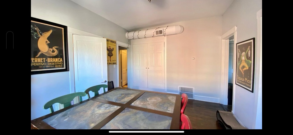 Building Photo - 2100 W Division St