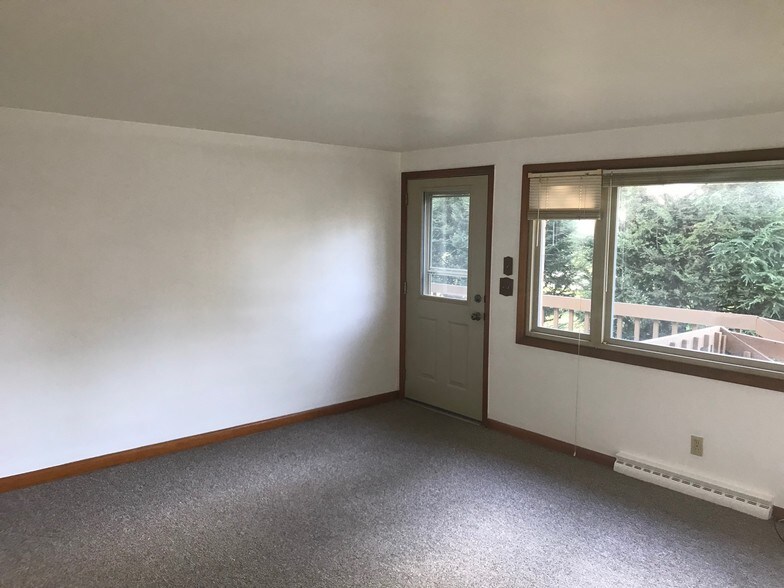 Primary Photo - 1736 Lakeside Ave NW