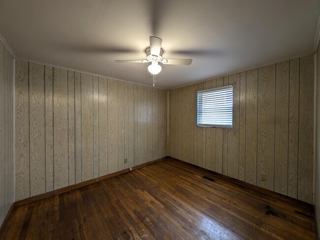 Building Photo - 210 Columbian Ave
