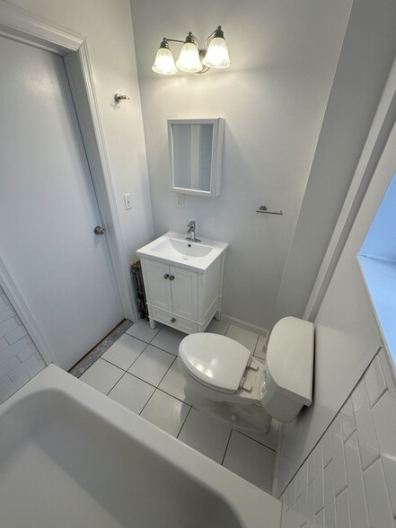 Building Photo - 7 Woodland Ave