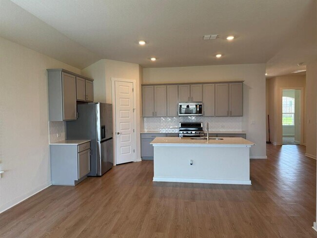 Building Photo - 2037 Saddlery St