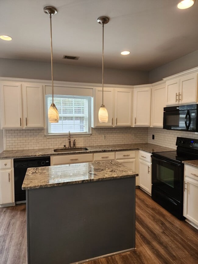 Building Photo - 1237 Peacock Trail