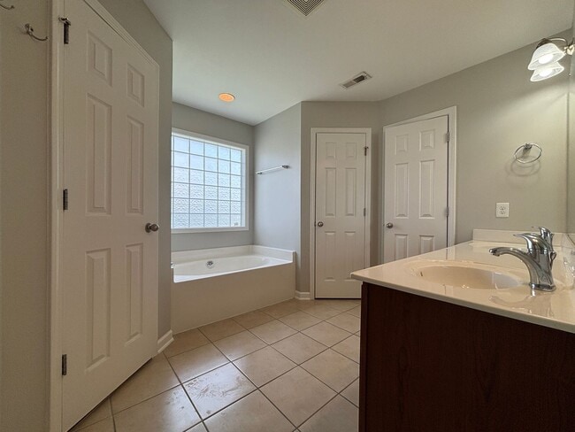 Building Photo - For Rent - 4 bedrooms - close to 295