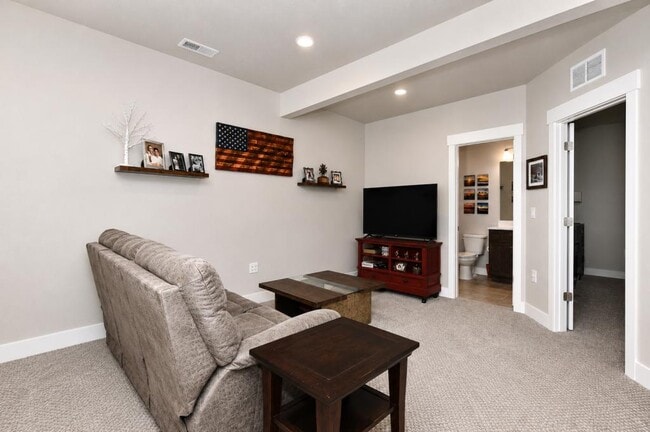 Building Photo - 6245 Vernazza Way