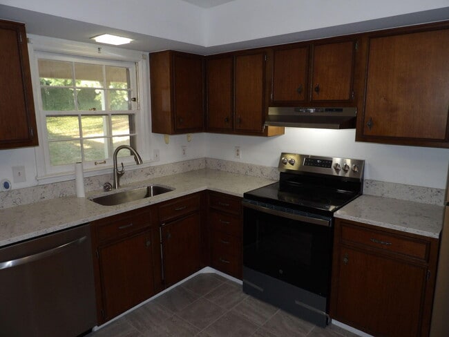 Building Photo - 837 Malabu Dr