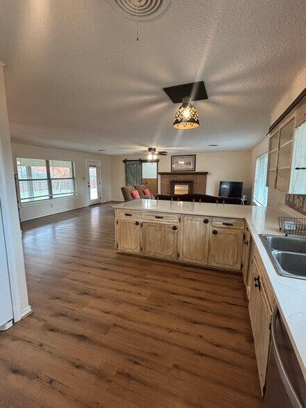 Building Photo - 1201 Scotland Ave