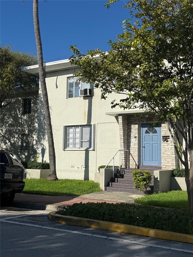 Building Photo - 8340 Crespi Blvd