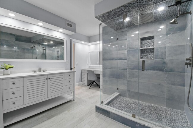Building Photo - 3546 S Ocean Blvd