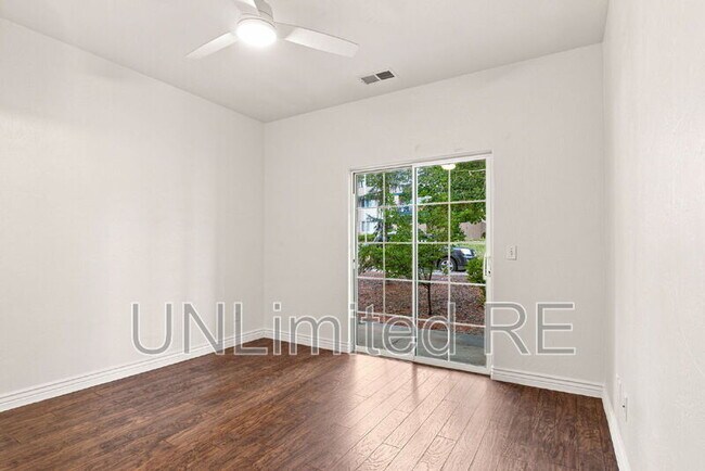 Building Photo - 3272 S Litzler Dr
