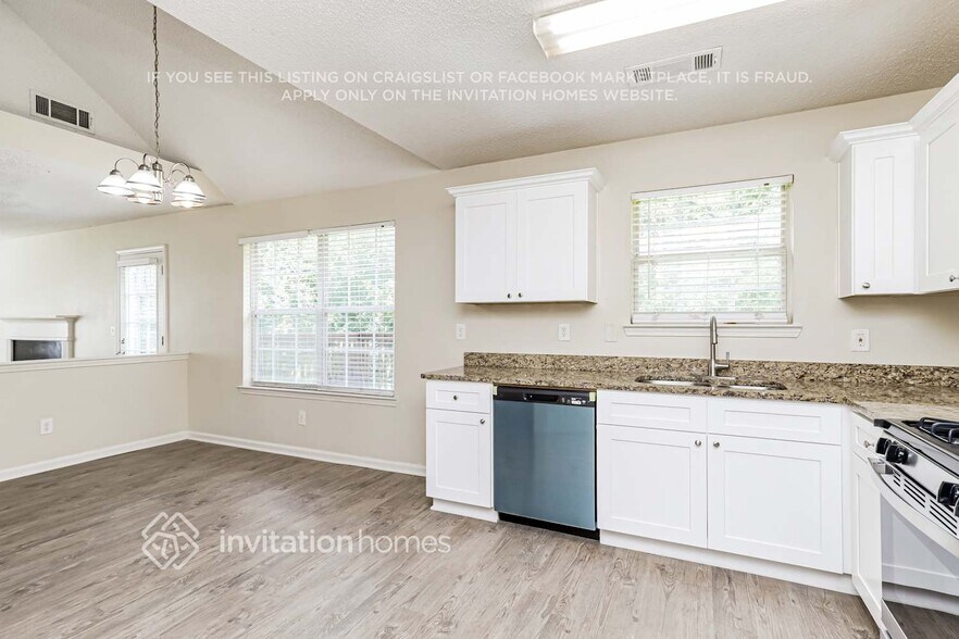 Building Photo - 252 Kings Cove