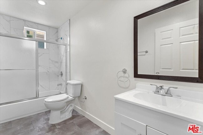 Building Photo - 835 E 33rd St