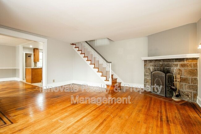 Building Photo - 3331 W Penn St