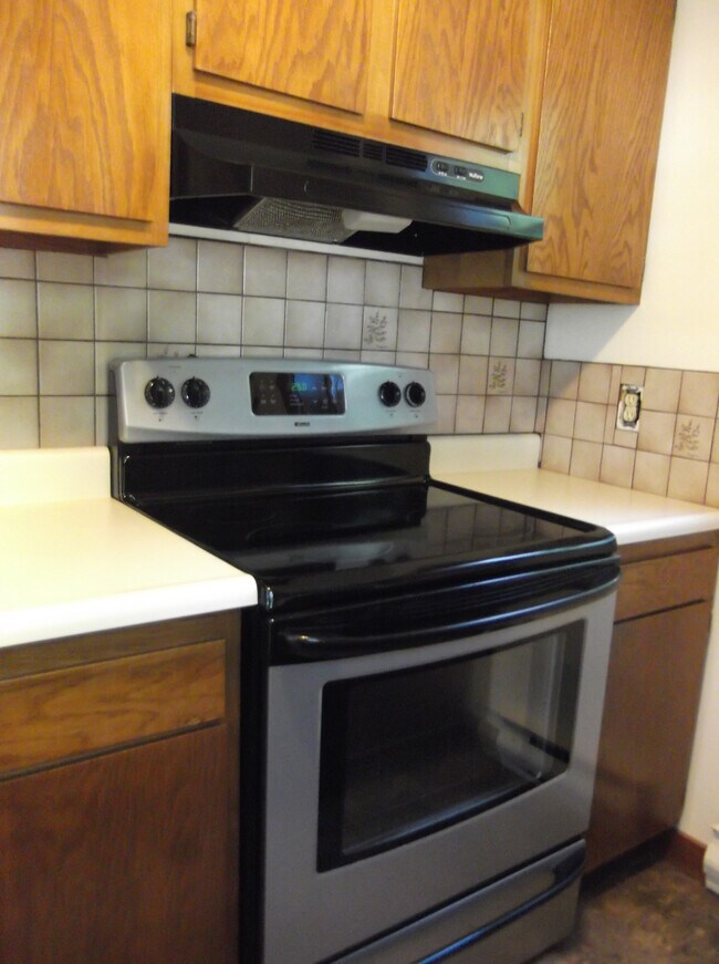 Building Photo - 80 Noyes Rd